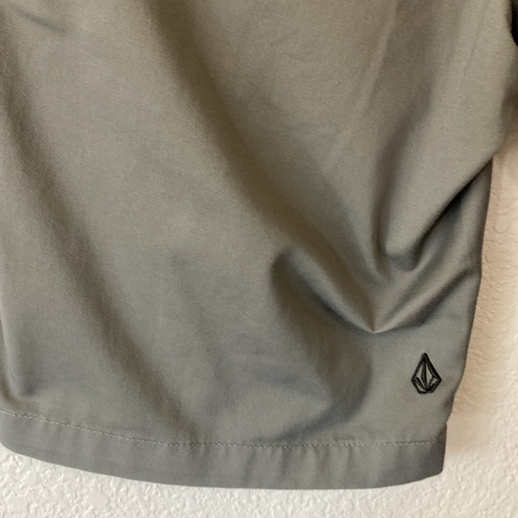 Volcom Men’s Shorts - Picture 6 of 9